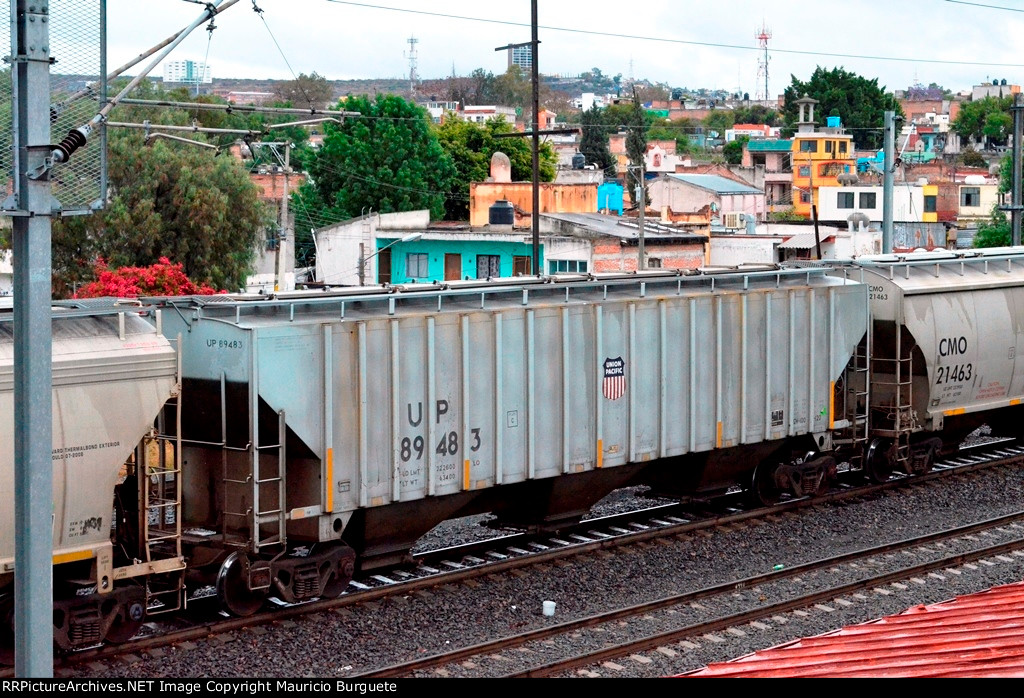 UP Covered Hopper